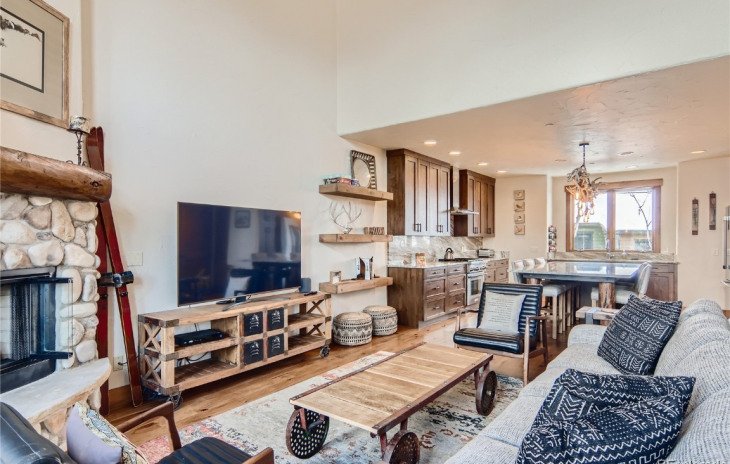 2835 Timber Lane Photo