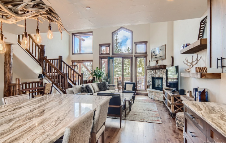 2835 Timber Lane Photo