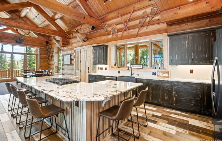 58135 Columbian Place Photo