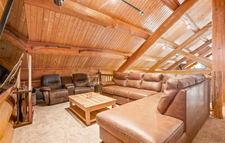 58135 Columbian Place Photo
