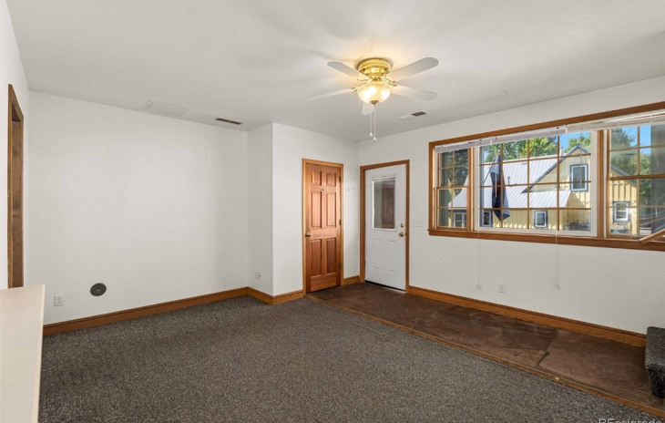 634 Oak Street Photo