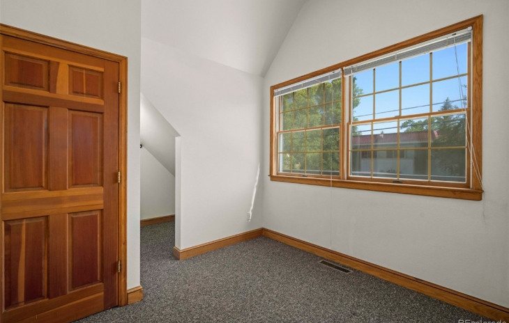 634 Oak Street Photo