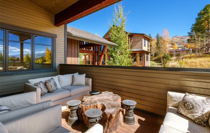 1275 Eagle Glen Drive Photo