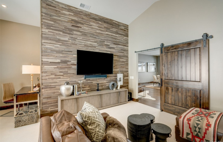 1275 Eagle Glen Drive Photo