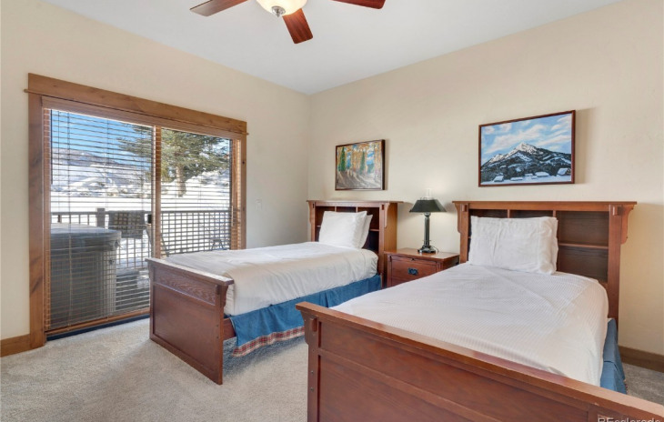 1421 Flattop Circle Photo