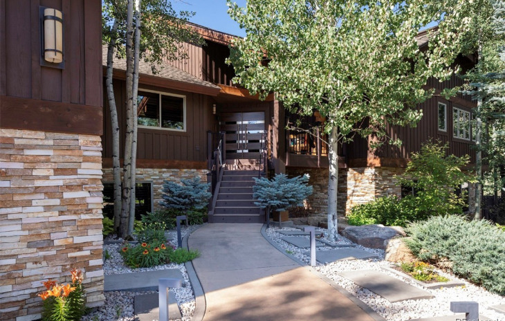 1825 Montview Lane Photo