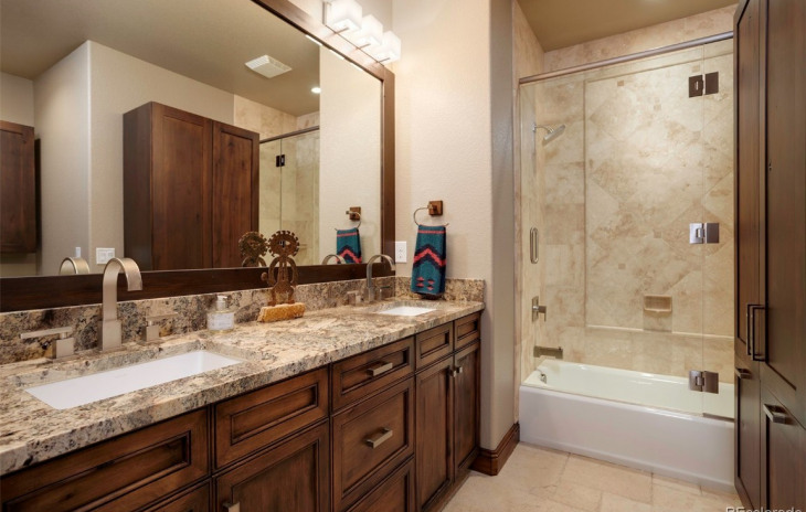 1825 Montview Lane Photo