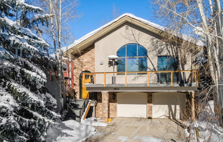 1912 Spinnaker Lane Photo