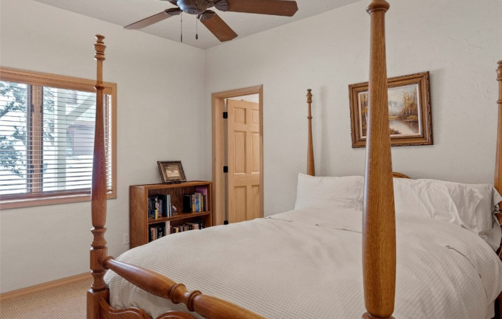 1912 Spinnaker Lane Photo