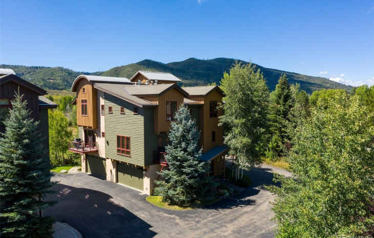 801 Majestic Circle Photo