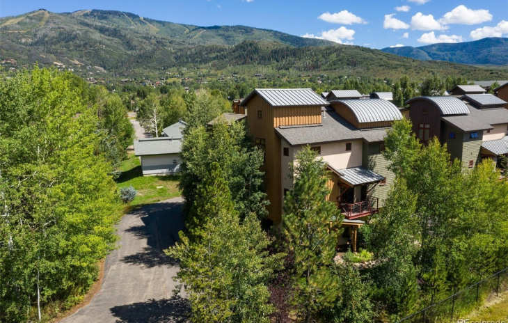 801 Majestic Circle Photo