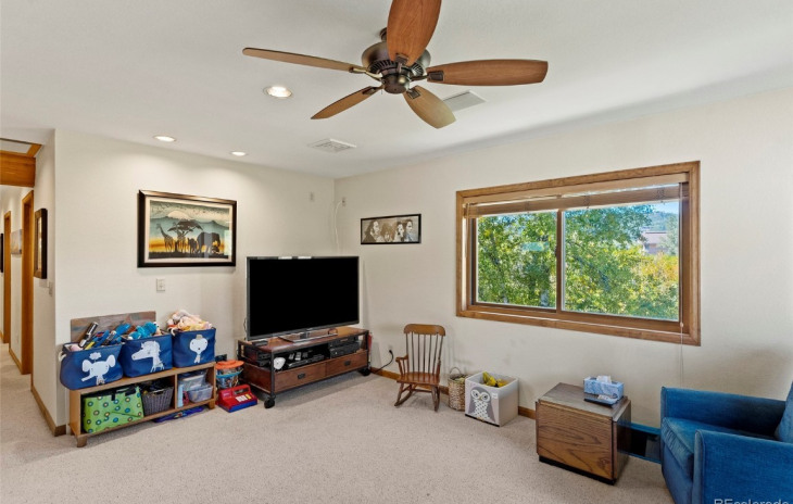 1215 Meadowood Lane Photo