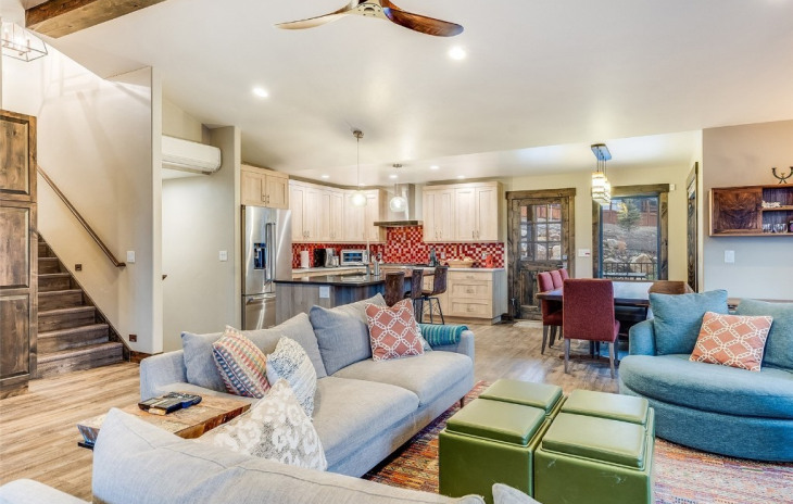 1750 Indian Trails Photo