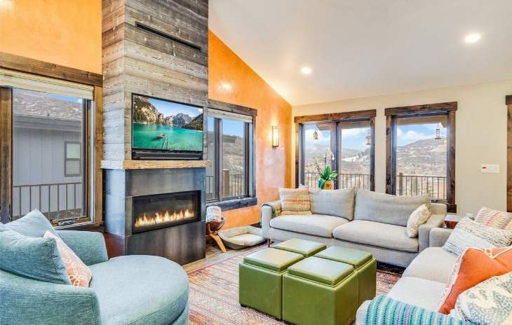 1750 Indian Trails Photo
