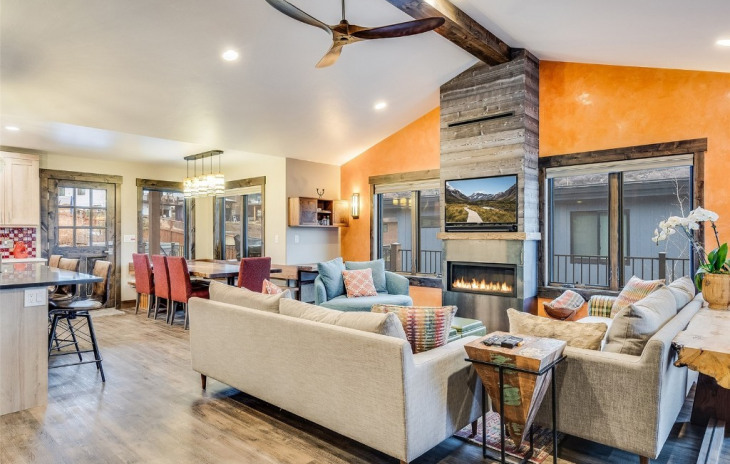 1750 Indian Trails Photo