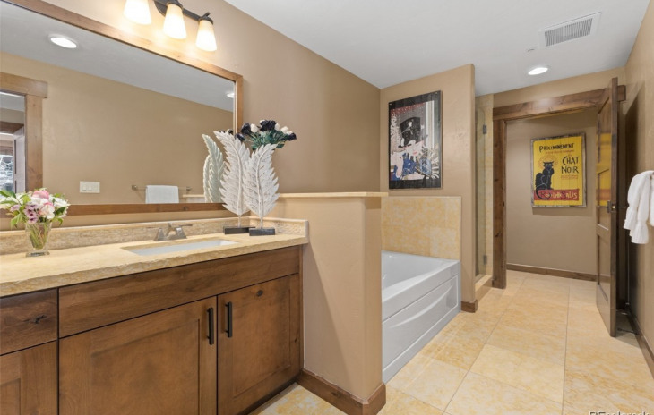 1175 Bangtail Way Photo