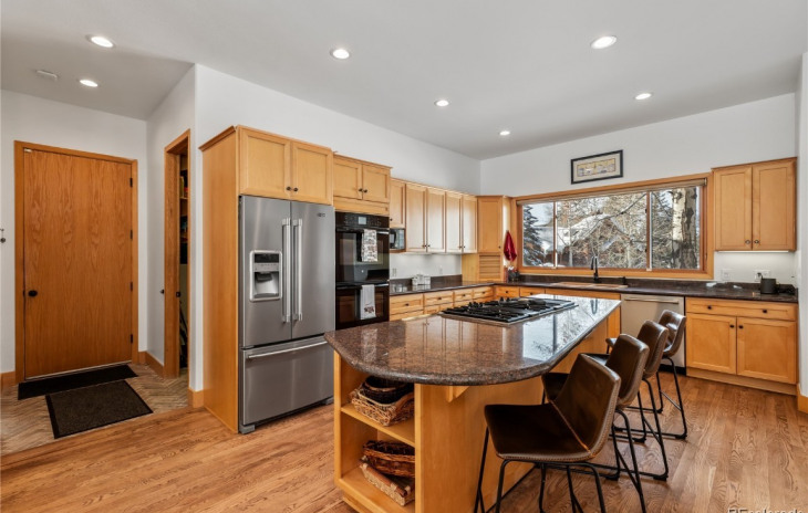 1313 Storm Peak Lane Photo