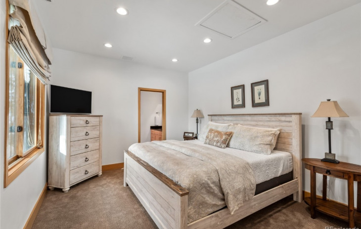1313 Storm Peak Lane Photo