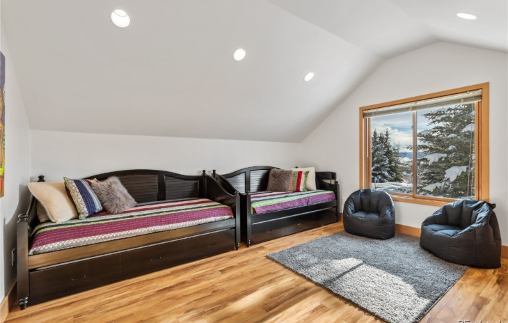 1313 Storm Peak Lane Photo
