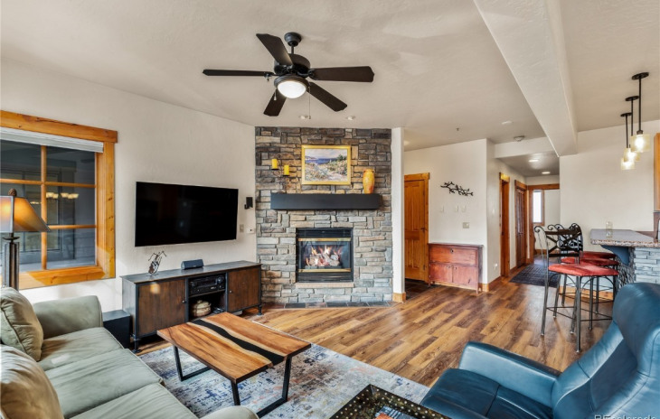 580 Anglers Drive Photo