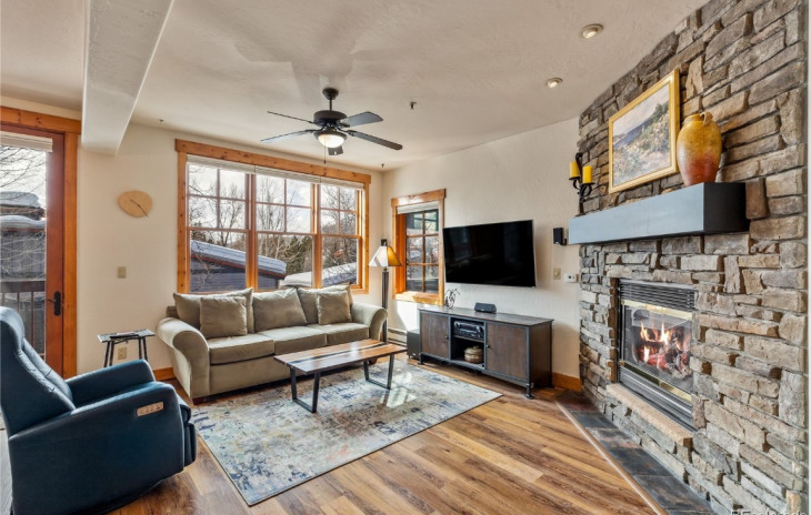 580 Anglers Drive Photo