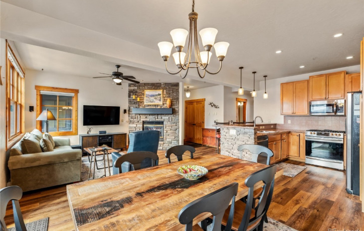 580 Anglers Drive Photo