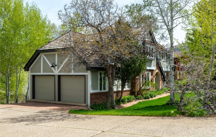 2050 Clubhouse Drive Photo