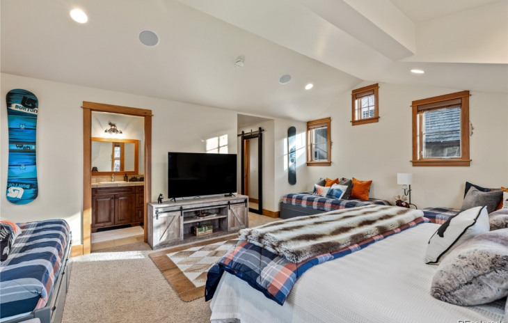 2115 Indian Summer Drive Photo