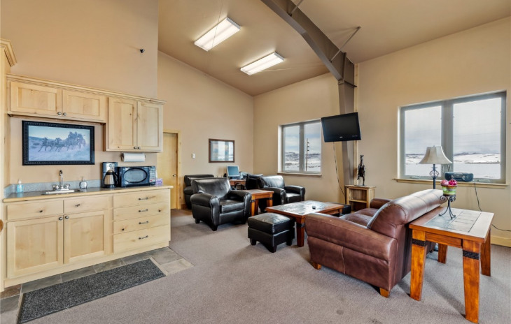 501 W Airport Boulevard Photo