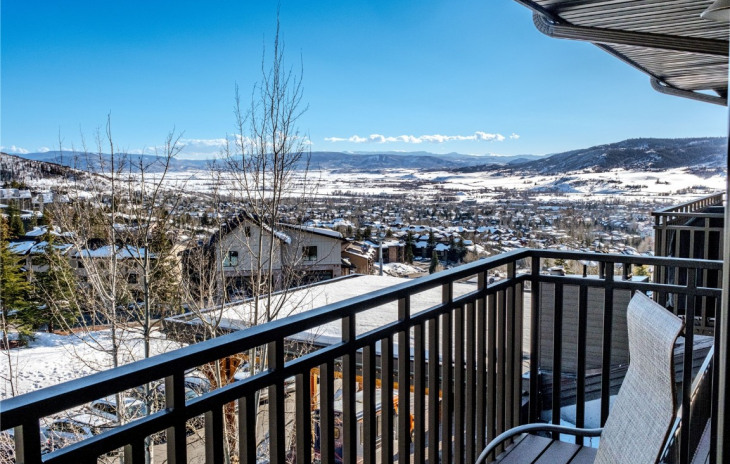 2420 Ski Trail Lane Photo
