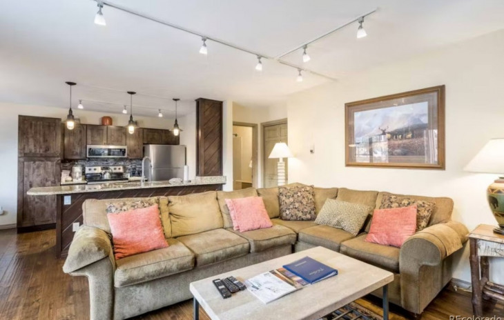 2335 Apres Ski Way Photo