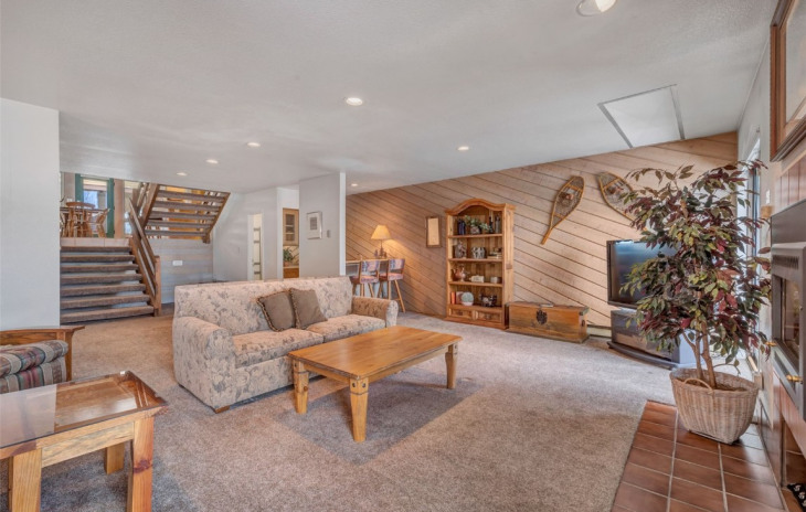 2315 Ski Trail Lane Photo