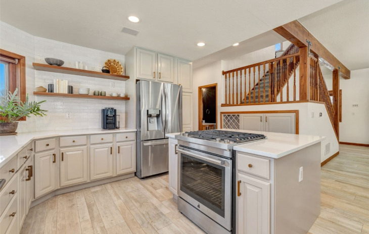 1215 Meadowood Lane Photo