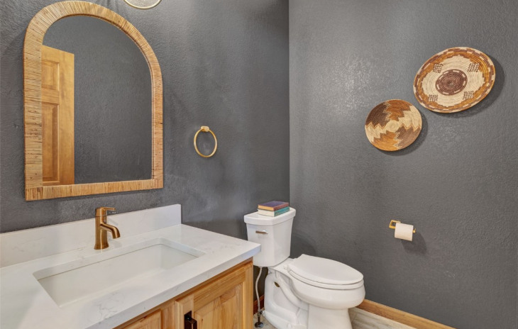 1215 Meadowood Lane Photo