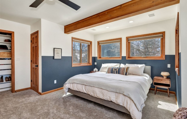 1215 Meadowood Lane Photo