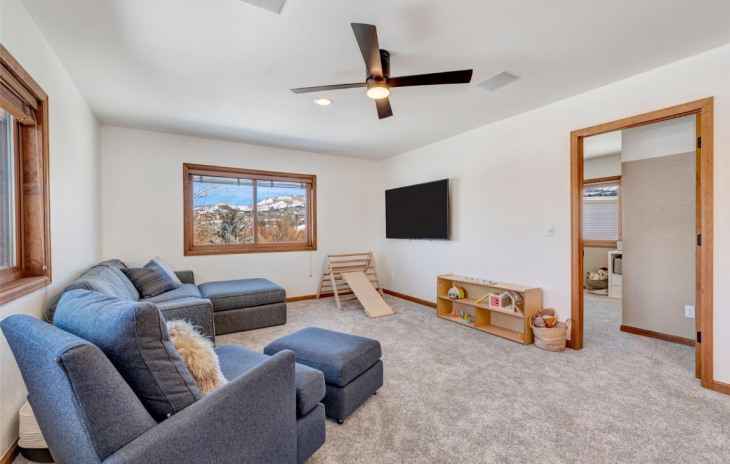 1215 Meadowood Lane Photo