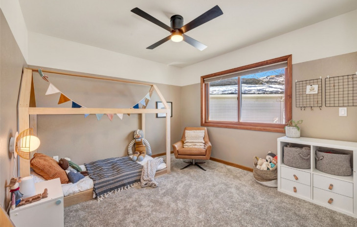 1215 Meadowood Lane Photo