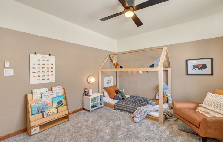 1215 Meadowood Lane Photo