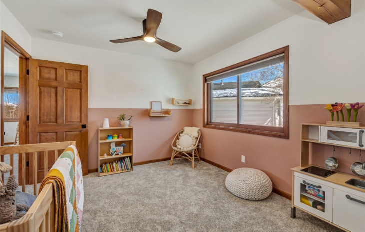 1215 Meadowood Lane Photo