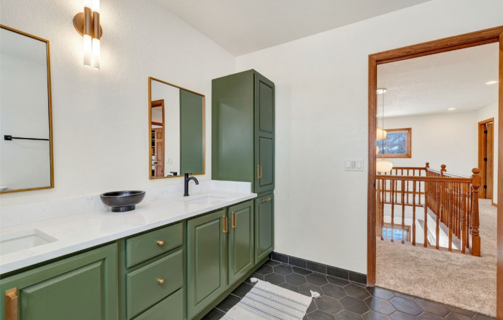 1215 Meadowood Lane Photo