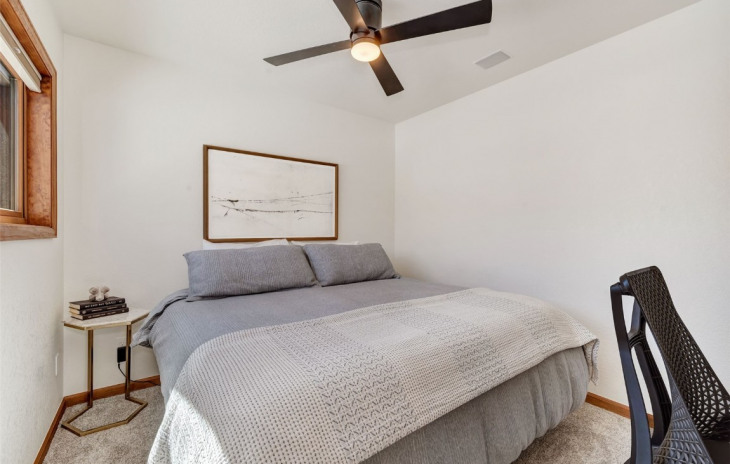 1215 Meadowood Lane Photo