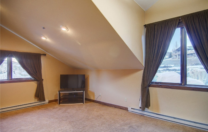 1169 Hilltop Parkway Photo