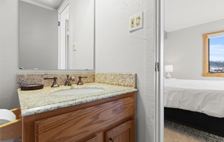 2590 Longthong Road Photo