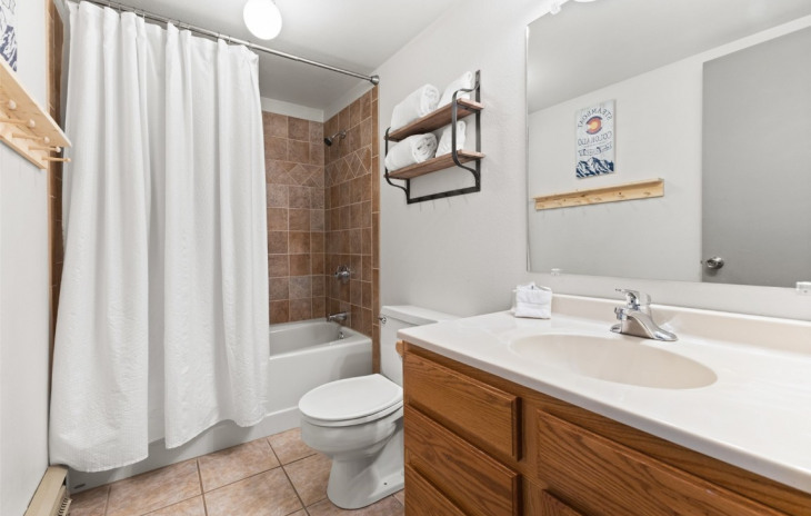 2590 Longthong Road Photo