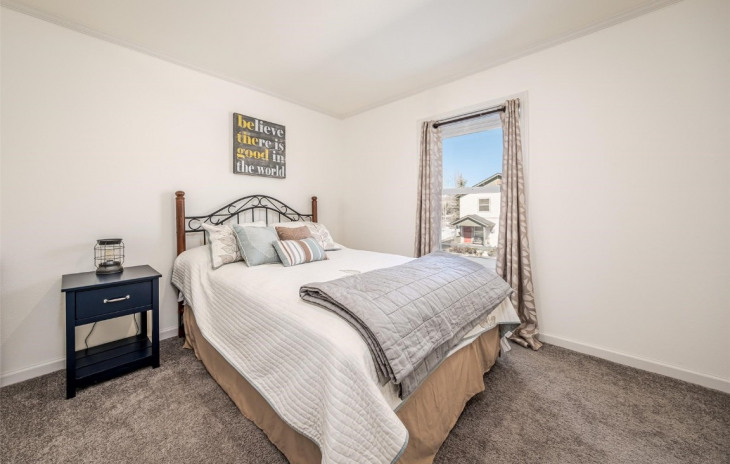 2395 Penny Lane Photo