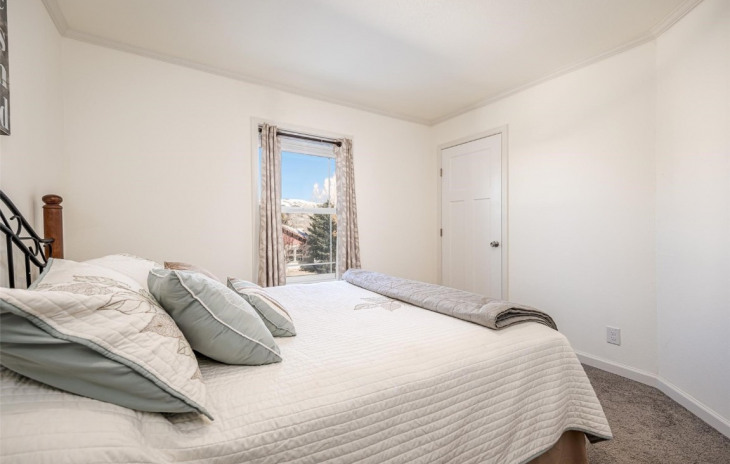 2395 Penny Lane Photo