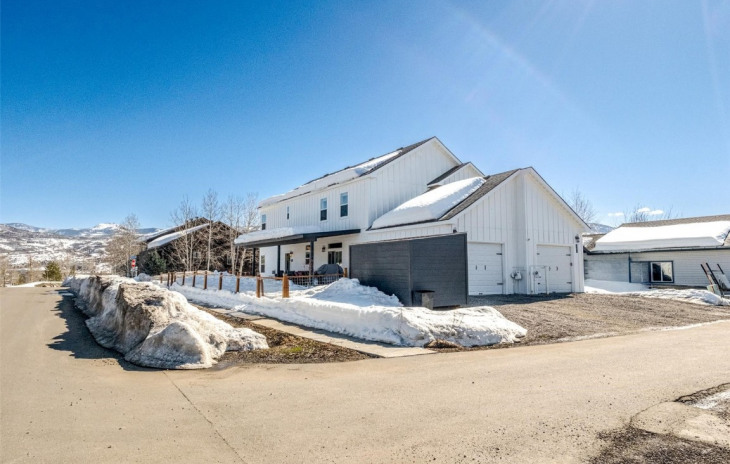 2395 Penny Lane Photo