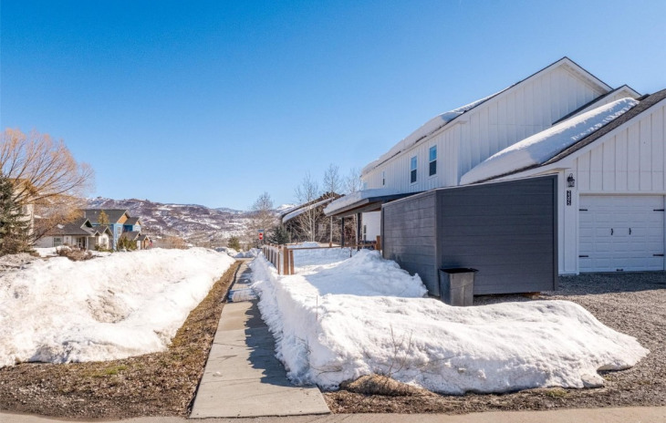 2395 Penny Lane Photo