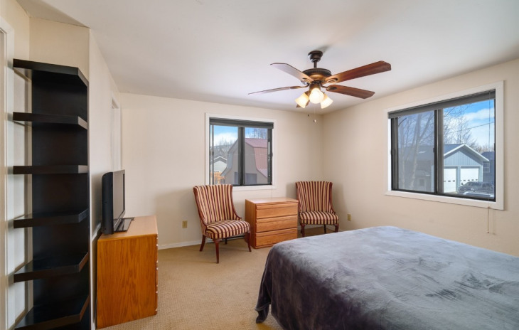 38750 Main Street Photo
