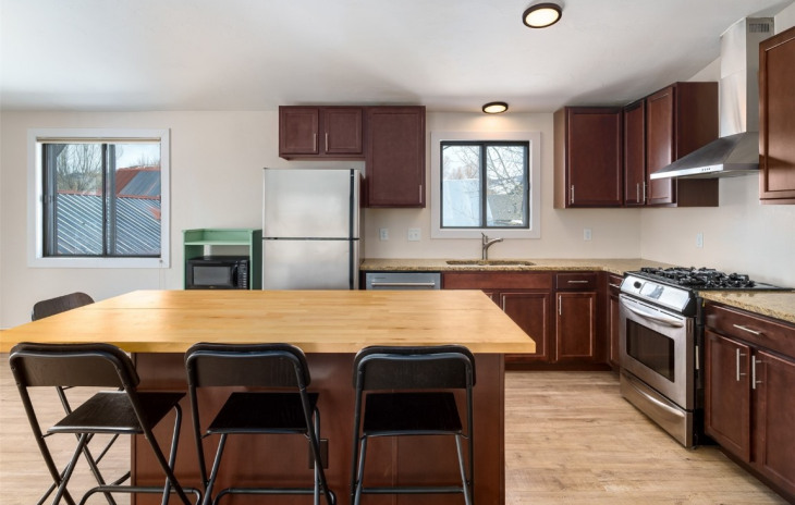 38750 Main Street Photo